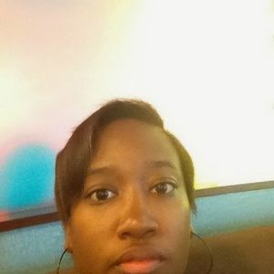 Meet your Posher, Kanisha